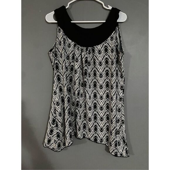 Carol Rose Tops - Carol Rose Black White Print Sleeveless Asymmetrical  Top Size Xlarge